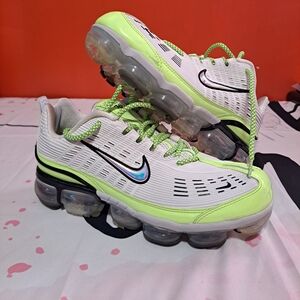 NIKE AIR VAPORMAX 360 SUMMIT WHITE-WHITE-GHOST GREEN Size 11 Preowned